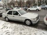 Mercedes-Benz E 280 1993 года за 1 350 000 тг. в Алматы