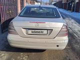 Mercedes-Benz E 220 2002 года за 3 500 000 тг. в Есик – фото 3