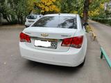 Chevrolet Cruze 2011 года за 3 500 000 тг. в Алматы – фото 2