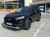 Toyota RAV4 2020 года за 17 500 000 тг. в Актау – фото 2