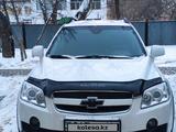 Chevrolet Captiva 2010 года за 7 400 000 тг. в Астана – фото 2