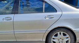Mercedes-Benz S 320 2001 годаfor1 900 000 тг. в Актобе – фото 5