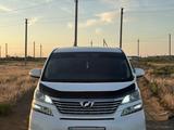 Toyota Vellfire 2009 года за 10 700 000 тг. в Атырау