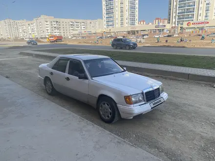 Mercedes-Benz E 230 1992 года за 950 000 тг. в Астана