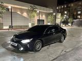 Toyota Camry 2015 годаfor14 500 000 тг. в Актобе