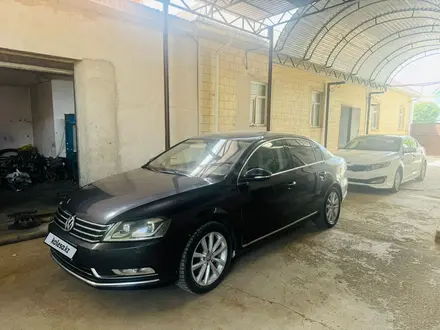 Volkswagen Passat 2011 года за 4 500 000 тг. в Кызылорда – фото 2