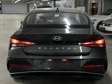 Hyundai Elantra Comfort 2023 года за 9 400 000 тг. в Шымкент – фото 3