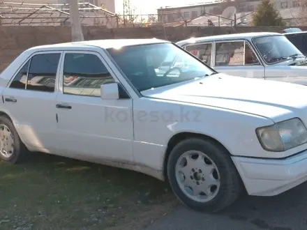 Mercedes-Benz E 200 1994 года за 1 400 000 тг. в Сарыагаш – фото 2