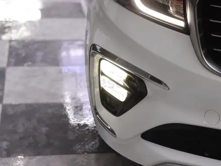 Kia Carnival 2016 года за 13 100 000 тг. в Шымкент – фото 2
