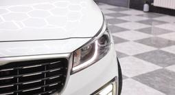 Kia Carnival 2016 года за 13 100 000 тг. в Шымкент – фото 3