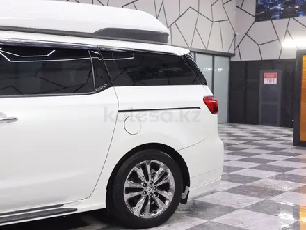 Kia Carnival 2016 года за 13 100 000 тг. в Шымкент – фото 7