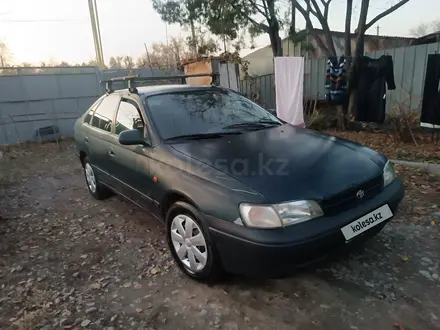 Toyota Carina E 1995 года за 1 800 000 тг. в Алматы – фото 2