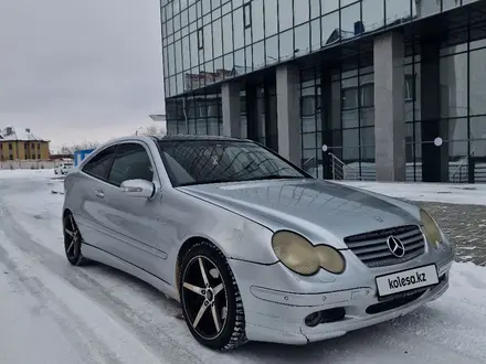 Mercedes-Benz C 230 2001 года за 2 500 000 тг. в Караганда – фото 2