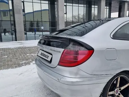 Mercedes-Benz C 230 2001 года за 2 500 000 тг. в Караганда – фото 6