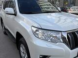 Toyota Land Cruiser Prado 2022 года за 24 300 000 тг. в Актобе – фото 2