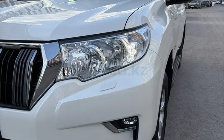 Toyota Land Cruiser Prado 2022 года за 24 300 000 тг. в Актобе