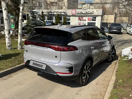 BYD Tang Top 2025 года за 16 490 000 тг. в Алматы – фото 4