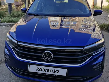 Volkswagen Polo 2021 года за 7 500 000 тг. в Атырау – фото 2