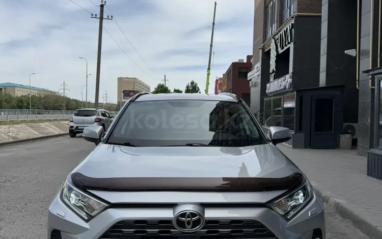 Toyota RAV4 2021 года за 15 350 000 тг. в Актобе