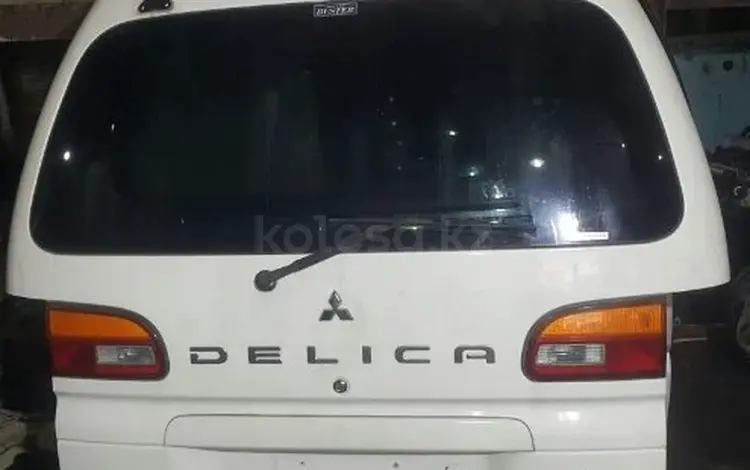 Крышка багажника в сборе Mitsubishi Delica PD8W за 80 000 тг. в Караганда