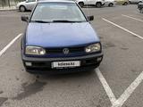 Volkswagen Golf 1994 года за 1 400 000 тг. в Астана