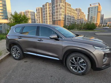 Hyundai Santa Fe 2019 года за 10 700 000 тг. в Астана – фото 2
