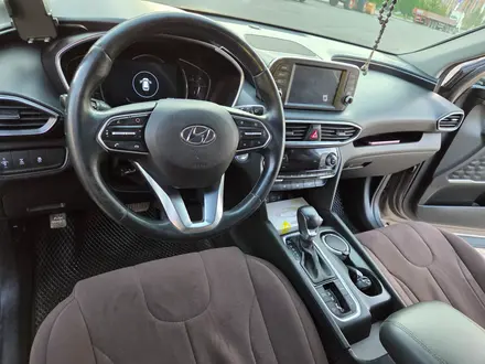 Hyundai Santa Fe 2019 года за 10 700 000 тг. в Астана – фото 4