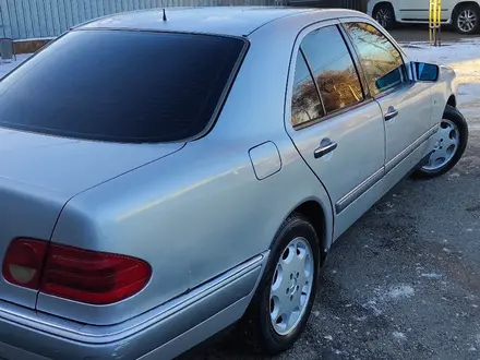 Mercedes-Benz E 280 1998 года за 3 100 000 тг. в Алматы