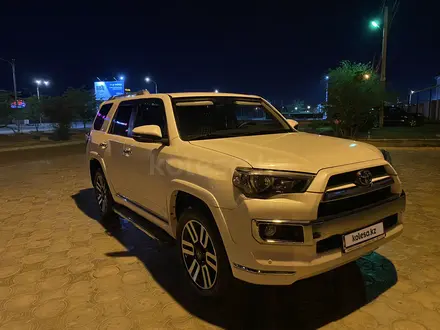 Toyota 4Runner 2017 года за 18 500 000 тг. в Актау – фото 3