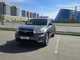Toyota Highlander 2014 годаүшін15 200 000 тг. в Астана