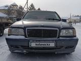 Mercedes-Benz C 180 1994 года за 2 150 000 тг. в Астана – фото 2