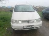 Volkswagen Sharan 1998 годаүшін1 600 000 тг. в Алматы