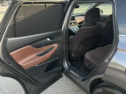 Hyundai Santa Fe 2022 года за 16 500 000 тг. в Алматы – фото 19