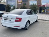 Skoda Octavia 2015 года за 2 900 000 тг. в Атырау – фото 2