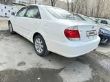 Toyota Camry 2004 года за 3 100 000 тг. в Астана – фото 2