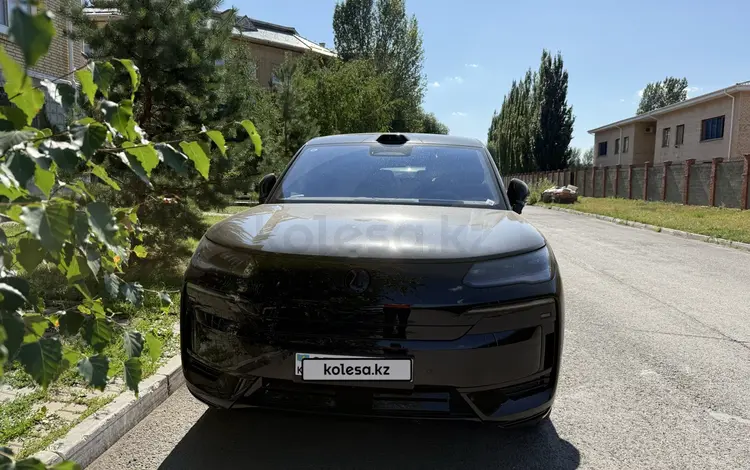 Denza N9 2025 года за 37 000 000 тг. в Алматы