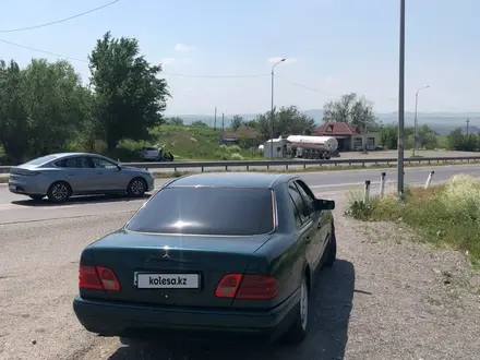 Mercedes-Benz E 280 1998 года за 2 900 000 тг. в Кызылорда – фото 3