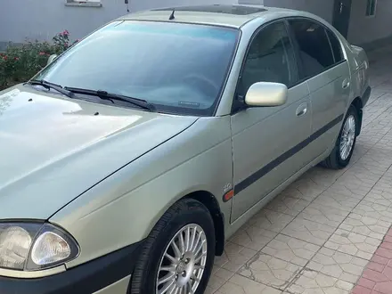 Toyota Avensis 1998 года за 3 150 000 тг. в Шымкент