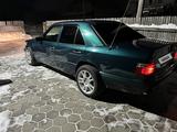 Mercedes-Benz E 220 1995 года за 3 000 000 тг. в Караганда – фото 3