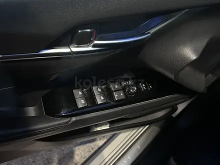 Toyota Camry 2019 года за 14 800 000 тг. в Алматы – фото 22