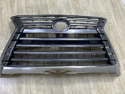 Решетка радиатора Lexus LX 570 за 280 000 тг. в Астана