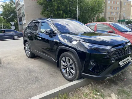 Toyota RAV4 2023 года за 15 500 000 тг. в Кокшетау