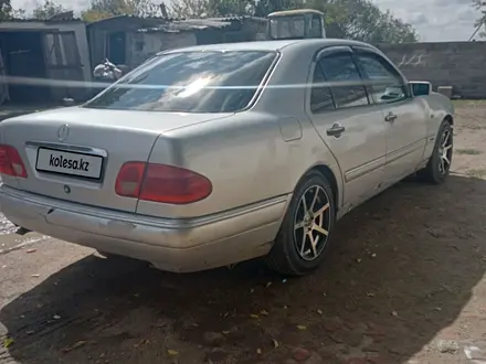Mercedes-Benz E 230 1995 года за 2 000 000 тг. в Астана – фото 2