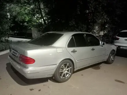 Mercedes-Benz E 230 1995 года за 2 000 000 тг. в Астана – фото 6