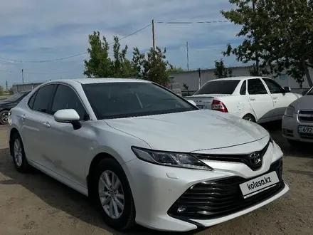 Toyota Camry 2020 года за 13 000 000 тг. в Семей