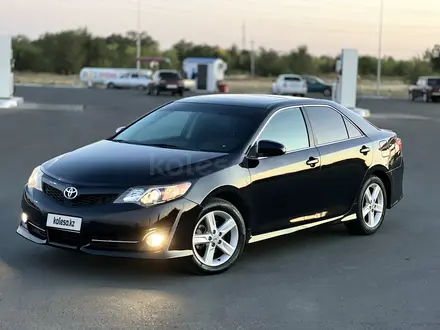 Toyota Camry 2012 года за 6 000 000 тг. в Уральск – фото 2