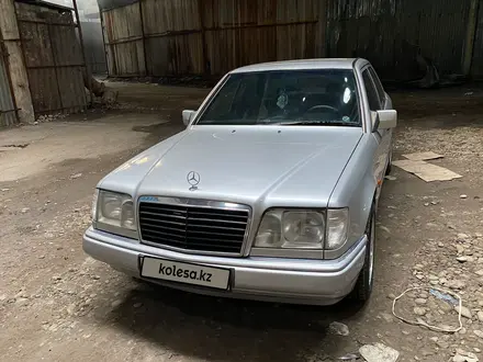 Mercedes-Benz E 280 1994 года за 2 700 000 тг. в Шымкент – фото 3