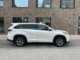 Toyota Highlander 2014 года за 15 700 000 тг. в Алматы – фото 5