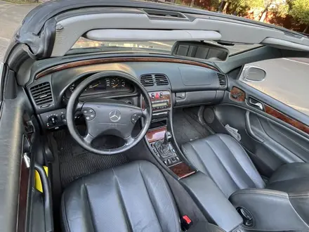 Mercedes-Benz CLK 200 2001 года за 3 300 000 тг. в Астана – фото 4