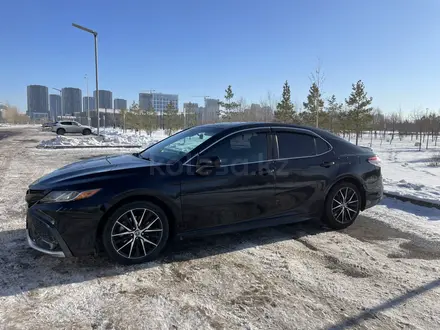 Toyota Camry 2020 года за 12 500 000 тг. в Астана – фото 9